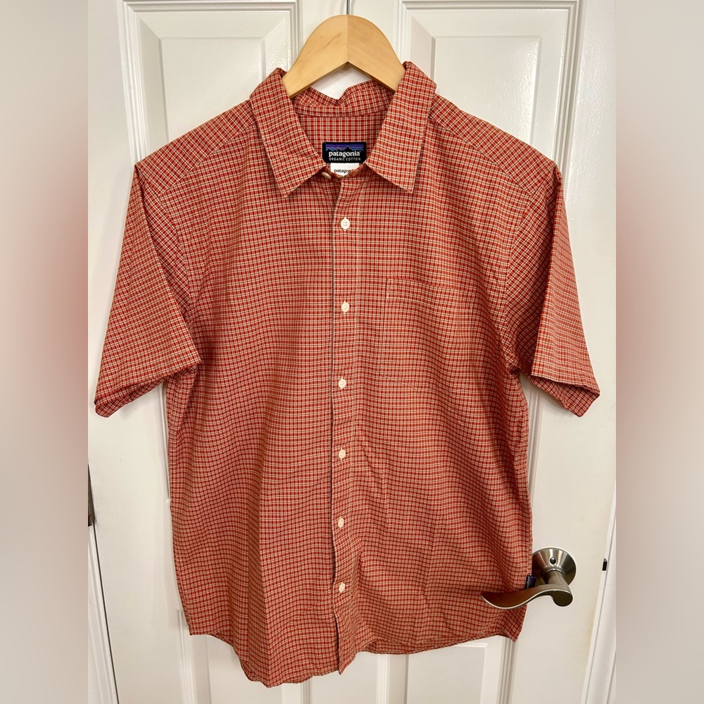 Patagonia Men's Organic Cotton Orange Rust Tan Plaid Short Sleeve Button Shirt M